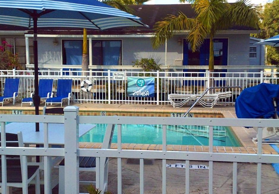 The Rivers Edge Motel LaBelle Exterior foto